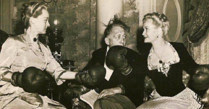 Moviecrazy - Miriam Hopkins y Bette Davis boxeando