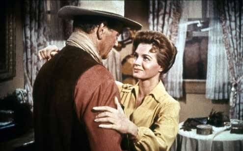 John Wayne y Angie Dickinson