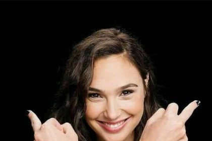 Gal Gadot se corta un dedo