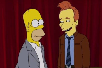 Conan O'Brien con Homer Simpson en el final de su show TBS
