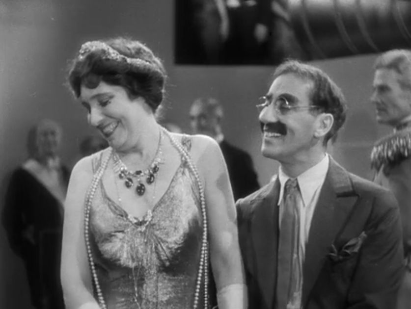 Margaret Dumont con Groucho - Hermanos Marx