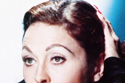 Mommie Dearest, terror en forma de percha de alambre-min