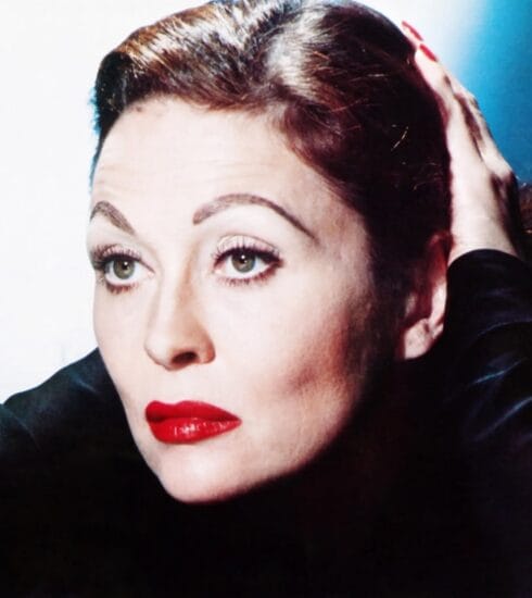 Mommie Dearest, terror en forma de percha de alambre-min