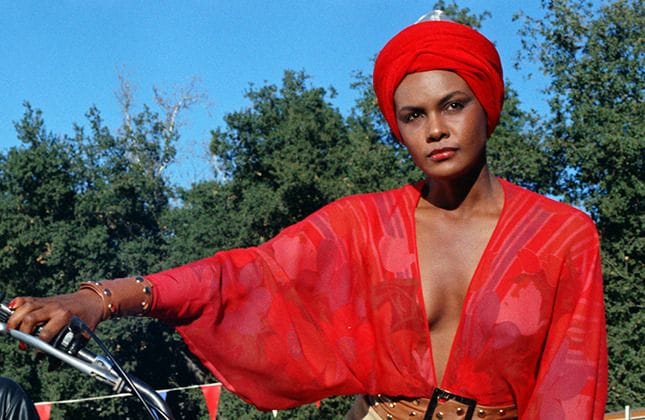 Tamara Dobson en Cleopatra Jones