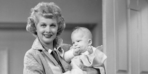 I Love Lucy - Lucille Ball con el bebé