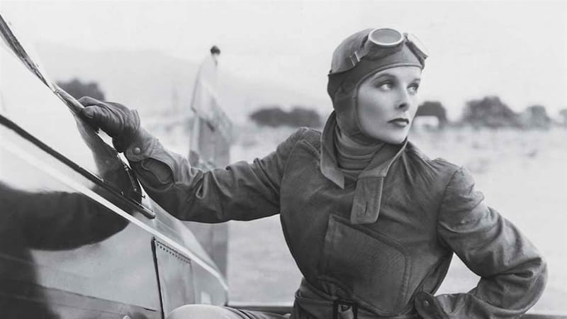 Katharine Hepburn en Hacia las alturas (Christopher Strong, 1933)