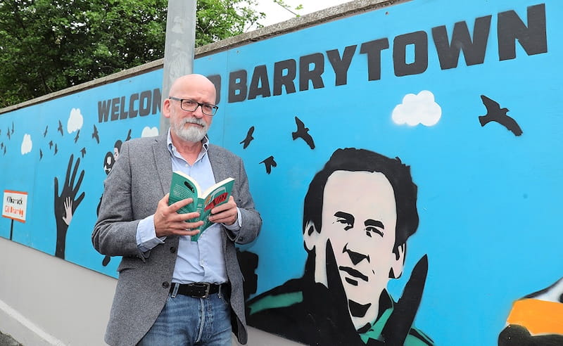 Roddy Doyle - Mural dedicado a Barrytown
